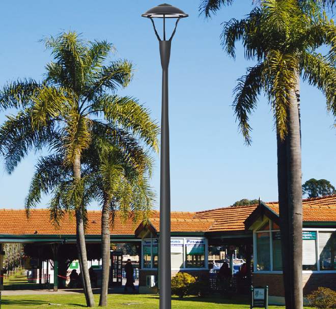 What are the load-bearing and wind resistance capabilities of aluminum street light poles?