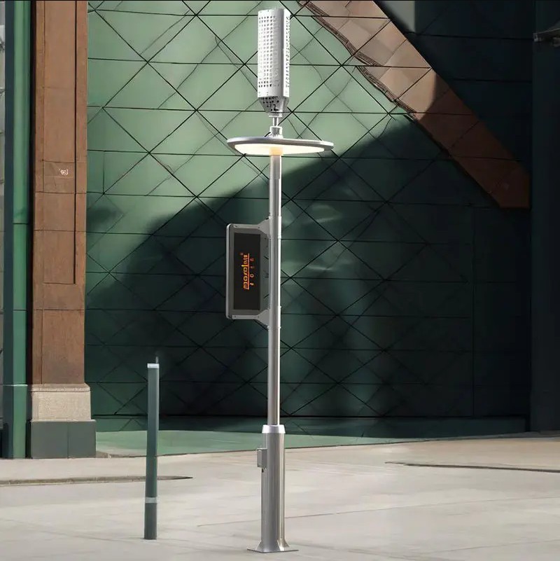 What are the advantages of a smart street light pole?